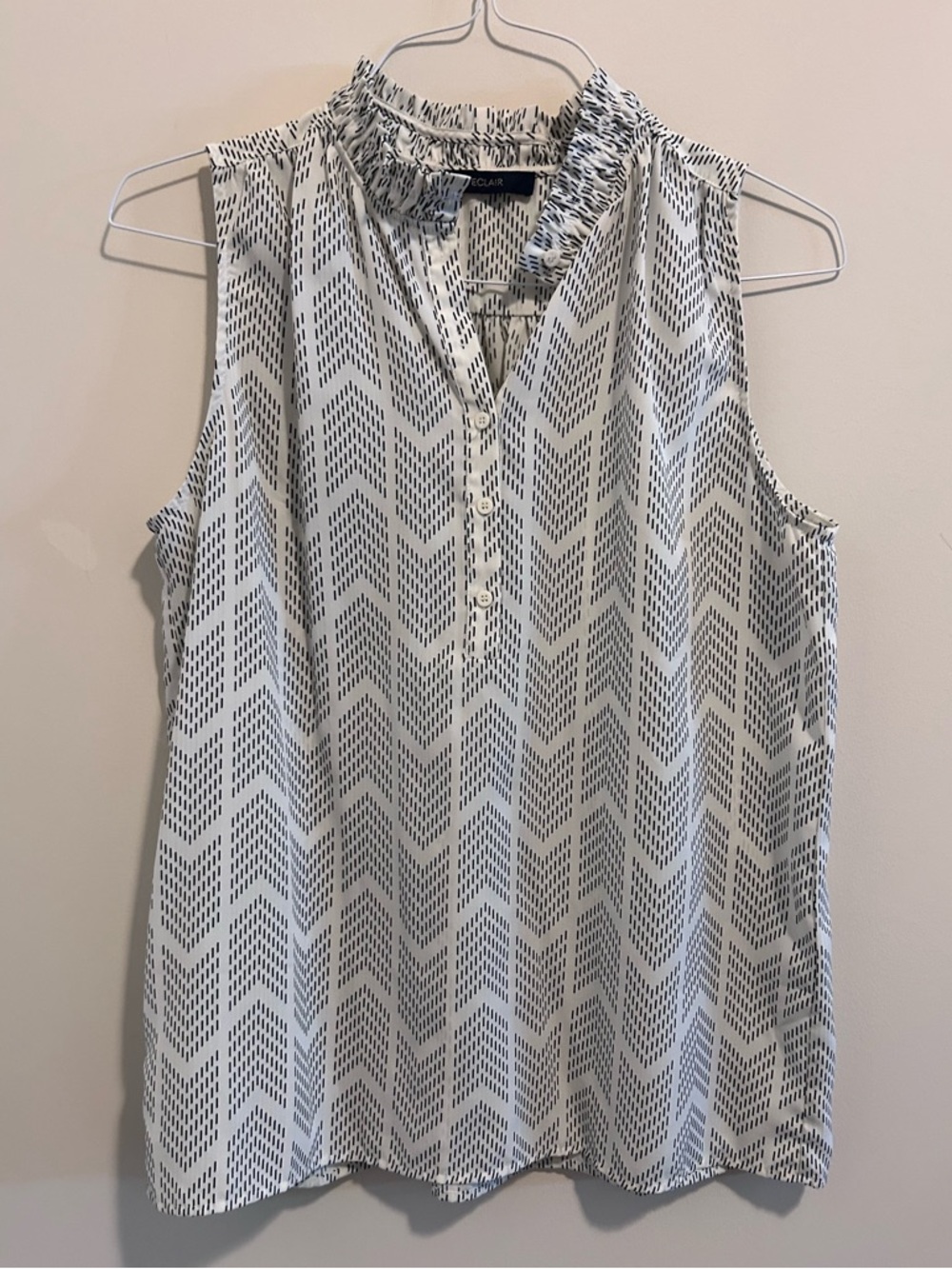 Eclair Sleeveless Chevron-Print Cami‎ - White/Black